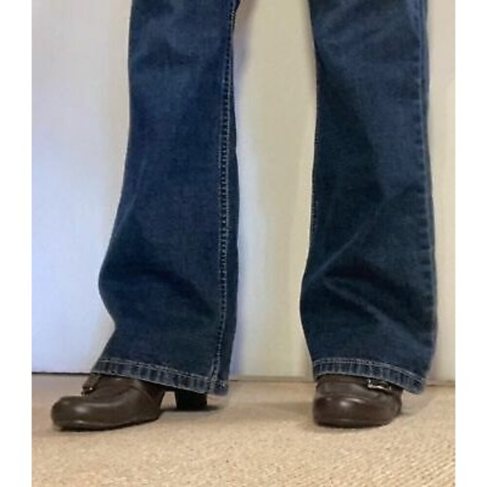 Levi's jeans signature stretch boot cut women's size 12 blue cowgirl western